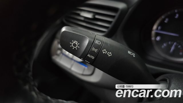 Hyundai Veloster 2018 — photo 25