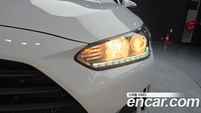 Hyundai Veloster 2018 — photo 8