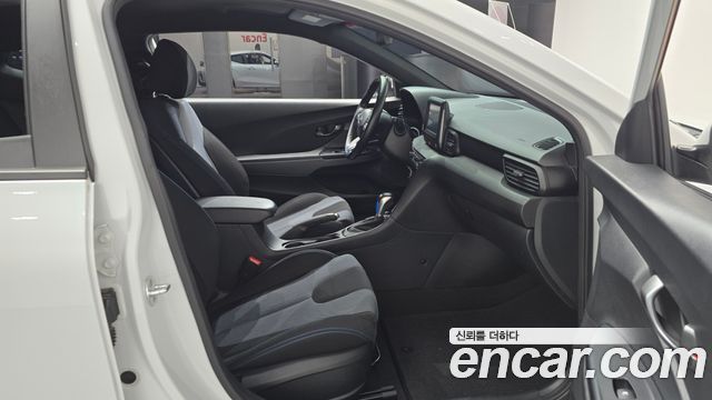 Hyundai Veloster 2018 — photo 16
