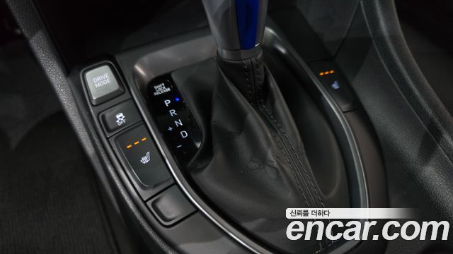 Hyundai Veloster 2018 — photo 29