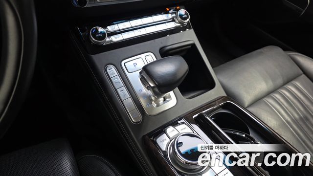 Genesis G90 2019 — photo 12