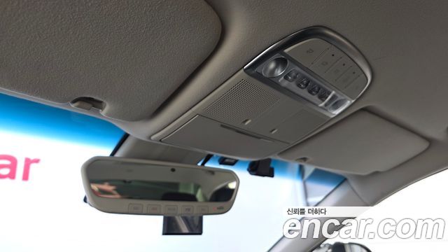 Genesis G90 2019 — photo 23