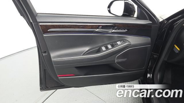 Genesis G90 2019 — photo 14