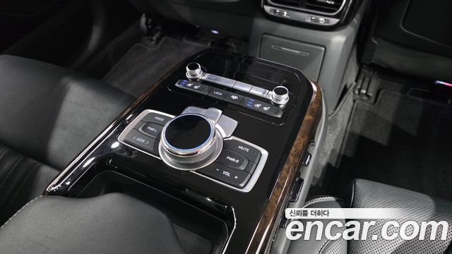 Genesis G90 2019 — photo 27