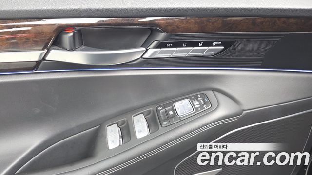 Genesis G90 2019 — photo 31