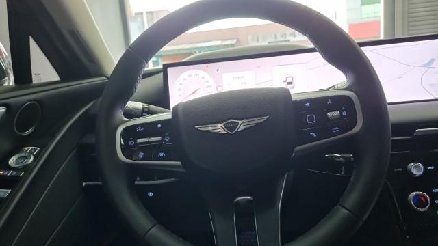 Genesis G80 2025 — photo 12