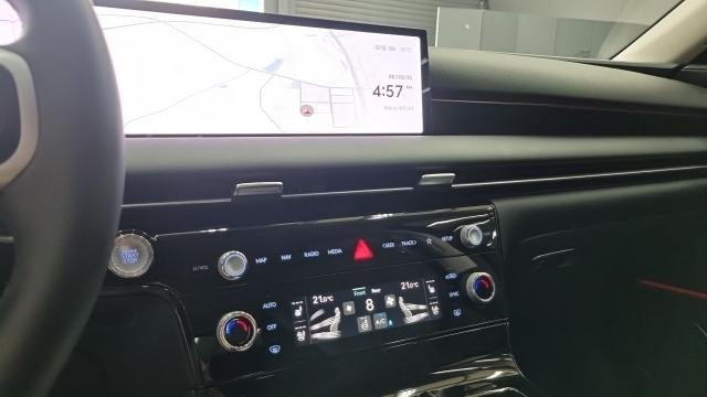 Genesis G80 2025 — photo 13