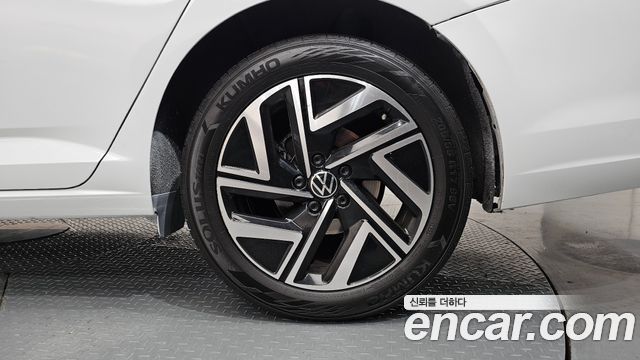 Volkswagen Jetta 2023 — photo 7