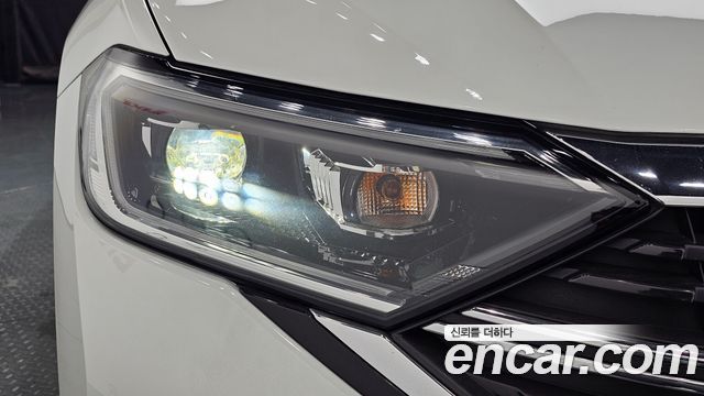 Volkswagen Jetta 2023 — photo 8