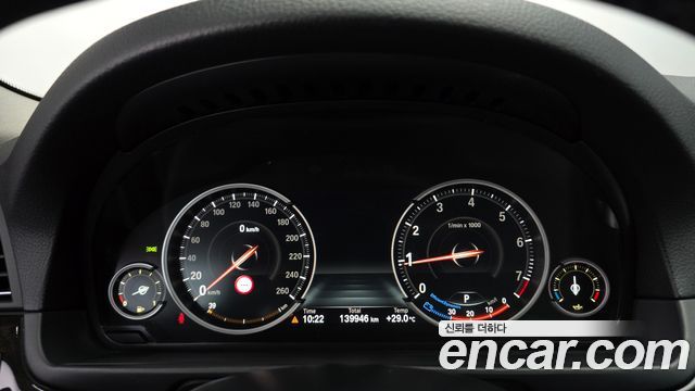 BMW 5-Series 2016 — photo 8