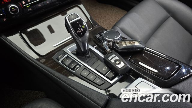 BMW 5-Series 2016 — photo 9