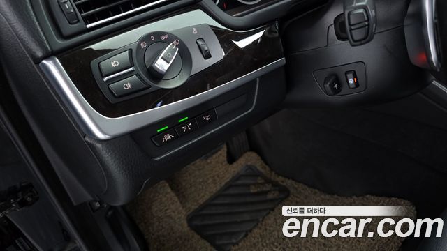 BMW 5-Series 2016 — photo 19