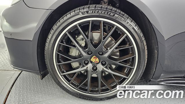 Porsche Panamera 2018 — photo 5