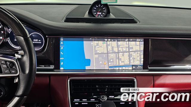 Porsche Panamera 2018 — photo 20
