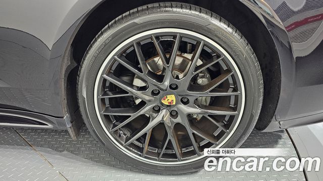 Porsche Panamera 2018 — photo 7