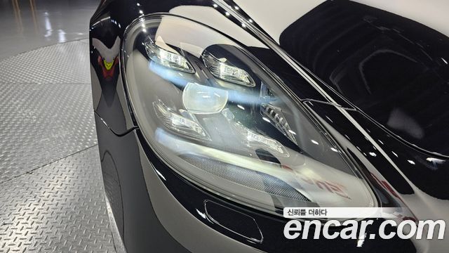 Porsche Panamera 2018 — photo 8
