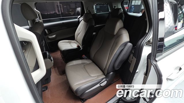 Kia Canival 2025 — photo 12