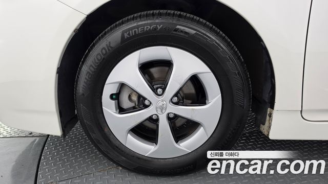 Toyota Prius 2013 — photo 5