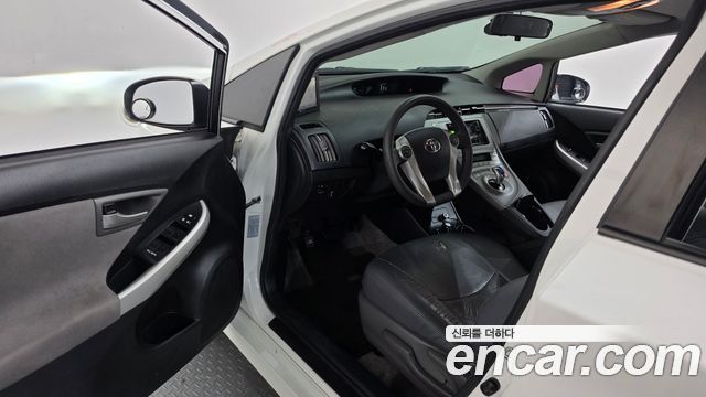 Toyota Prius 2013 — photo 10