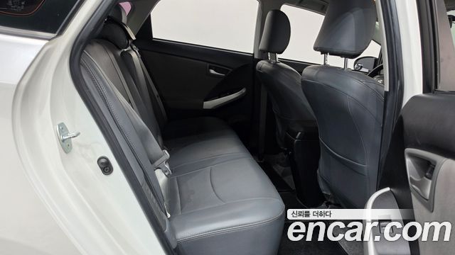 Toyota Prius 2013 — photo 12