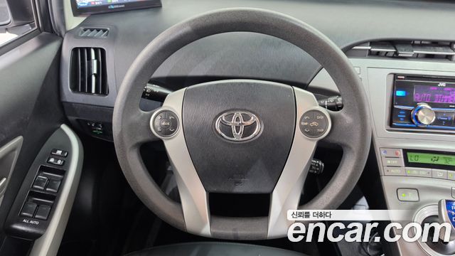 Toyota Prius 2013 — photo 13