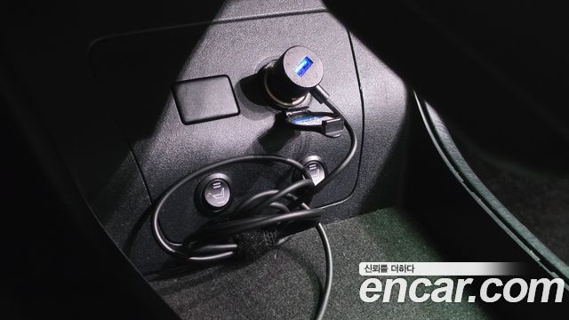 Toyota Prius 2013 — photo 17