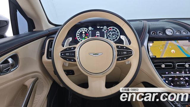Aston Martin DBX 2021 — photo 14