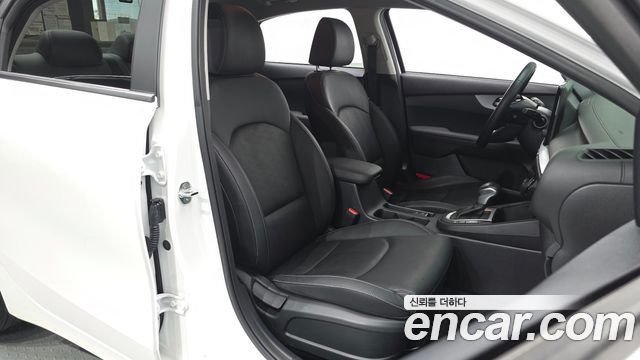Kia K3 2022 — photo 17