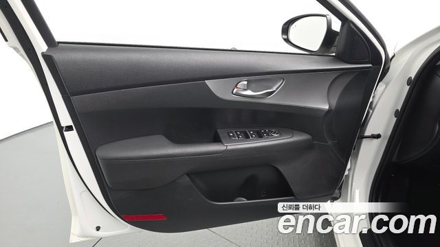 Kia K3 2022 — photo 14