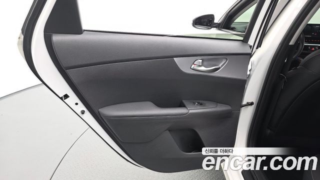 Kia K3 2022 — photo 15