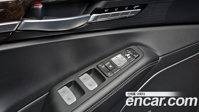 Genesis G90 2021 — photo 26