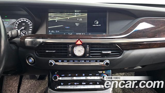 Genesis EQ900 2017 — photo 13