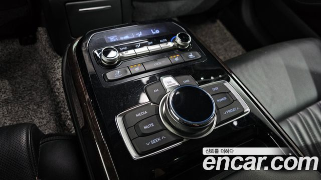 Genesis EQ900 2017 — photo 18