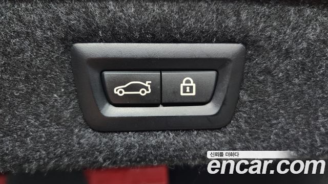 BMW 5-Series 2022 — photo 25