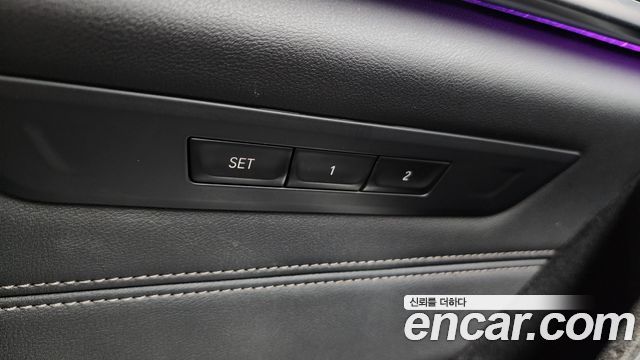 BMW 5-Series 2022 — photo 26