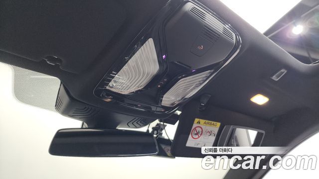 BMW 5-Series 2022 — photo 30