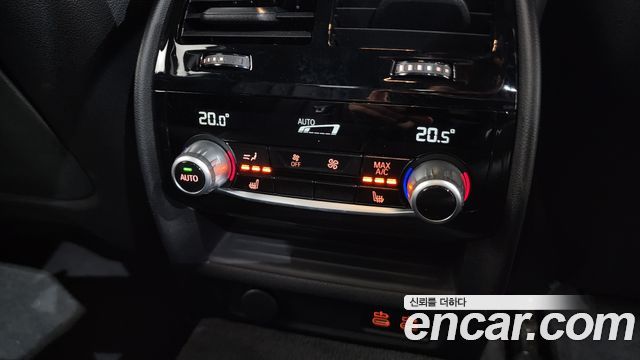 BMW 5-Series 2022 — photo 34