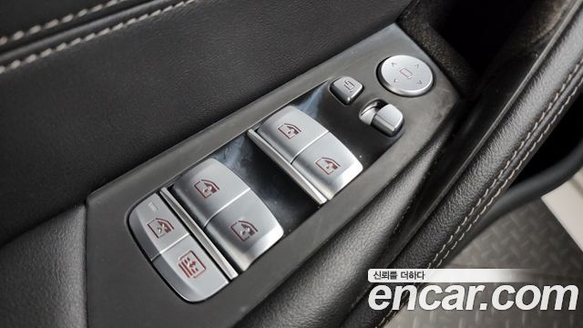 BMW 5-Series 2022 — photo 35