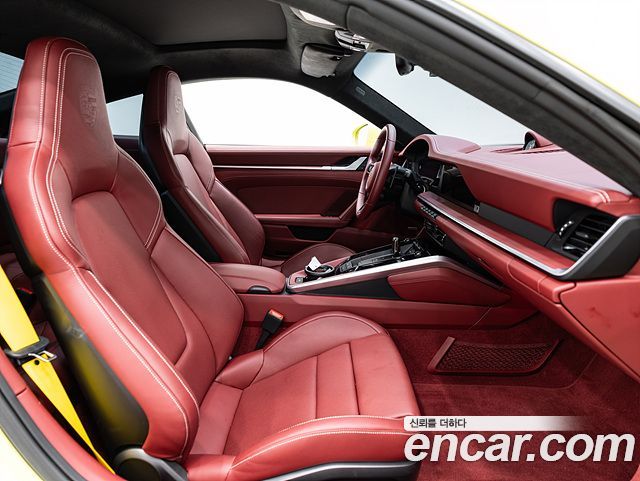 Porsche 911 2025 — photo 16