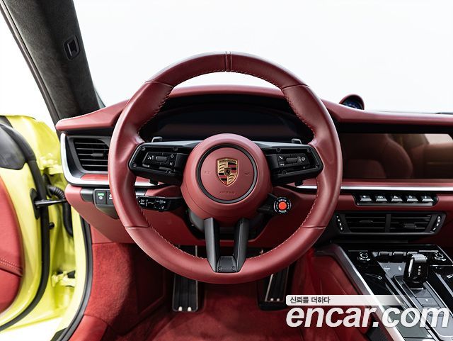 Porsche 911 2025 — photo 18