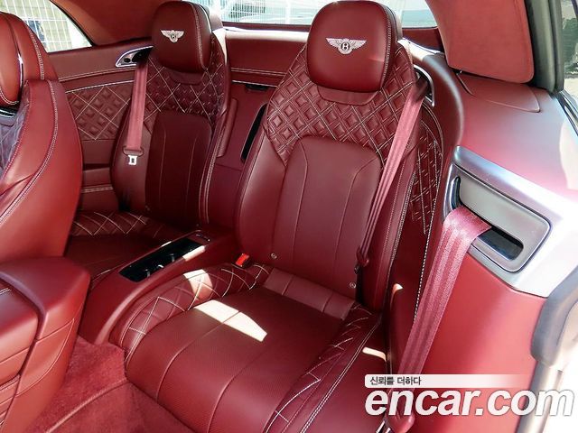 Bentley Continental 2019 — photo 10