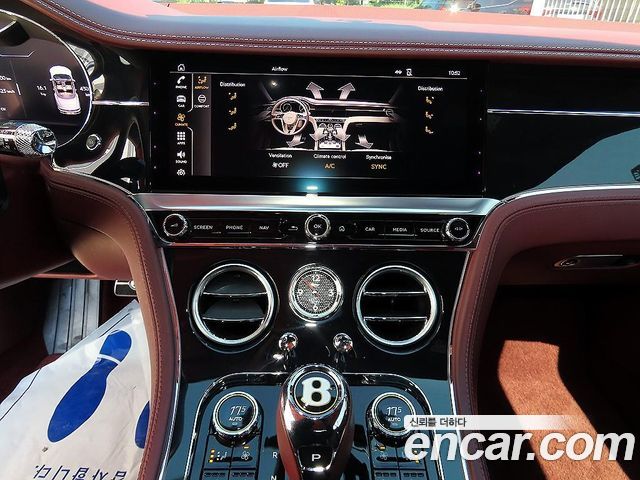 Bentley Continental 2019 — photo 15