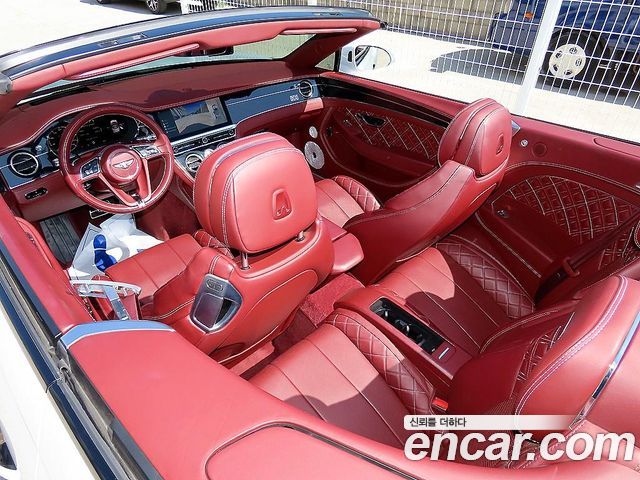 Bentley Continental 2019 — photo 16