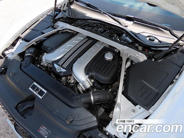 Bentley Continental 2019 — photo 19
