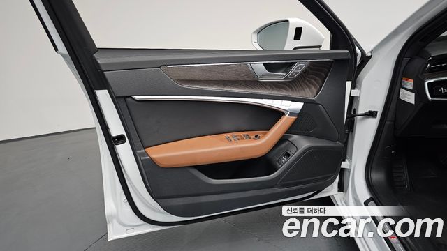 Audi A6 2022 — photo 14