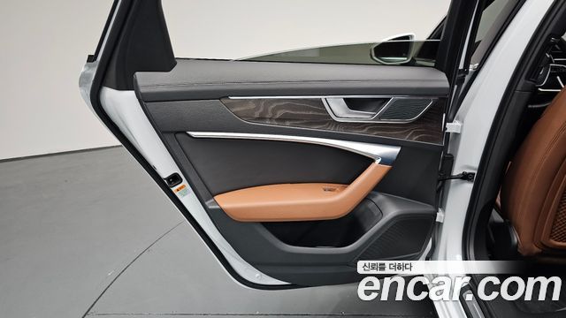 Audi A6 2022 — photo 15