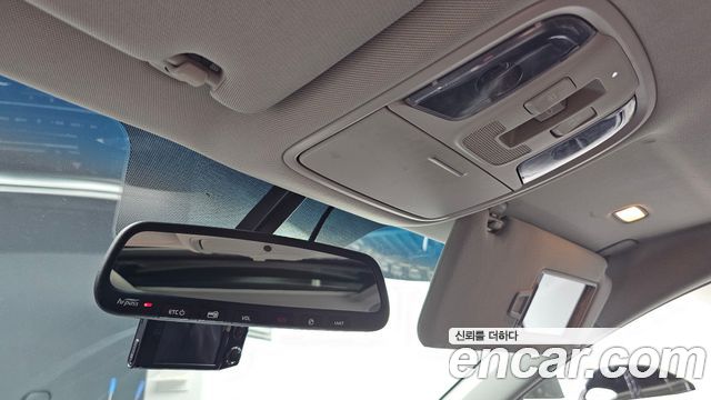 Kia K5 2019 — photo 23