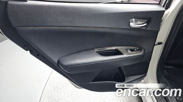 Kia K5 2019 — photo 15