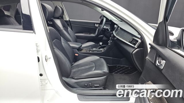 Kia K5 2019 — photo 16