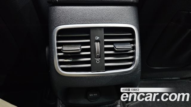 Kia K5 2019 — photo 31